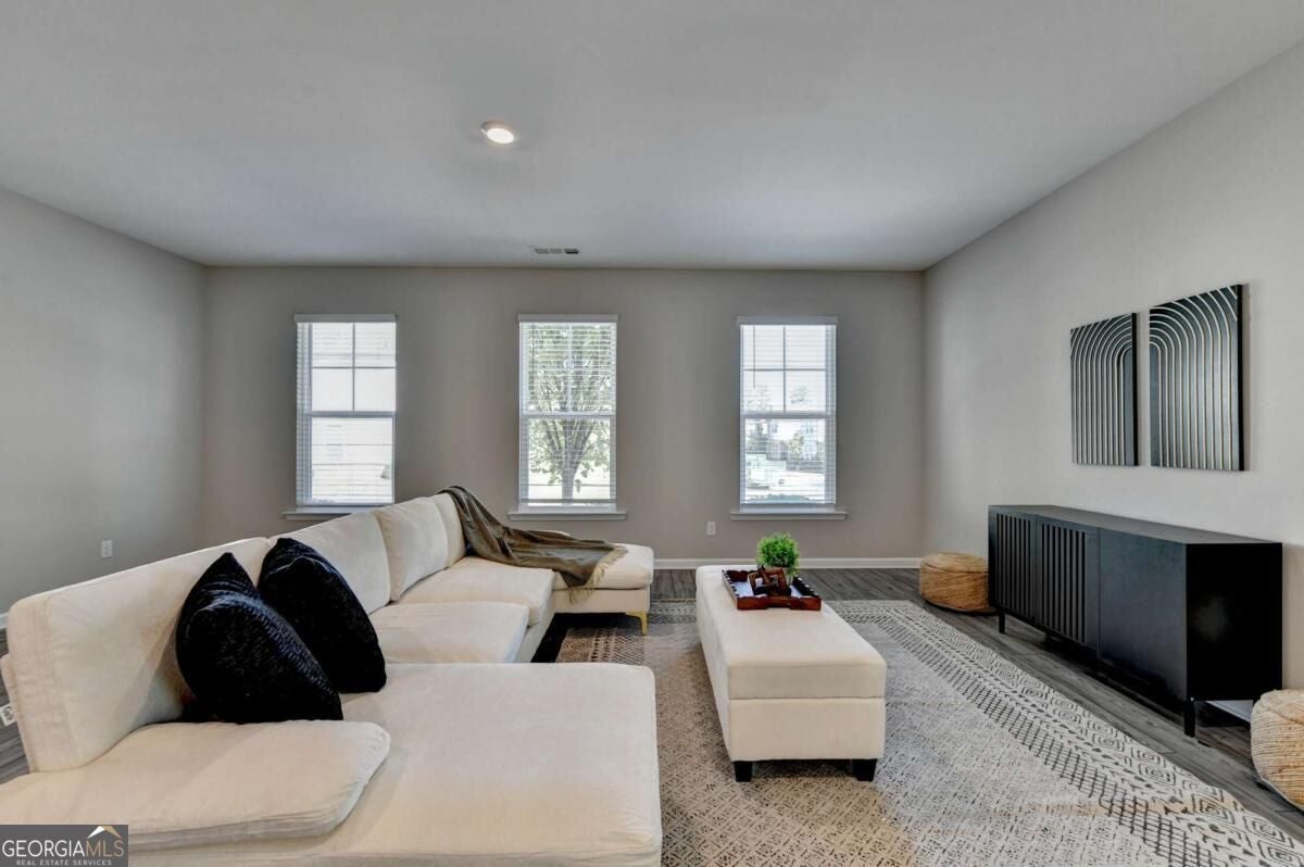 4355 Magpie DR