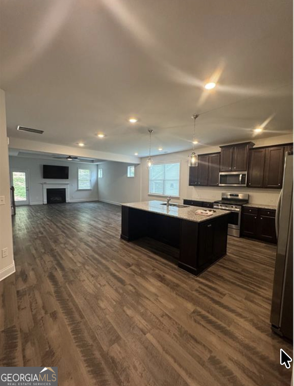 151 Rolling Hills PL