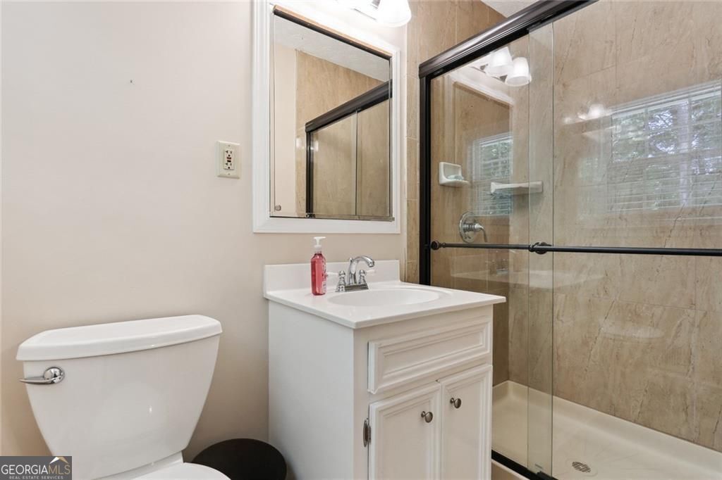 KINGSRIDGE ESTATE - Residential Lease