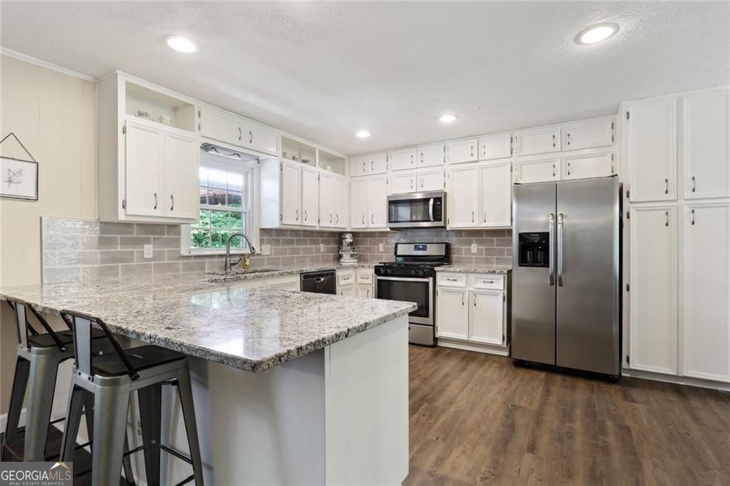 KINGSRIDGE ESTATE - Residential Lease