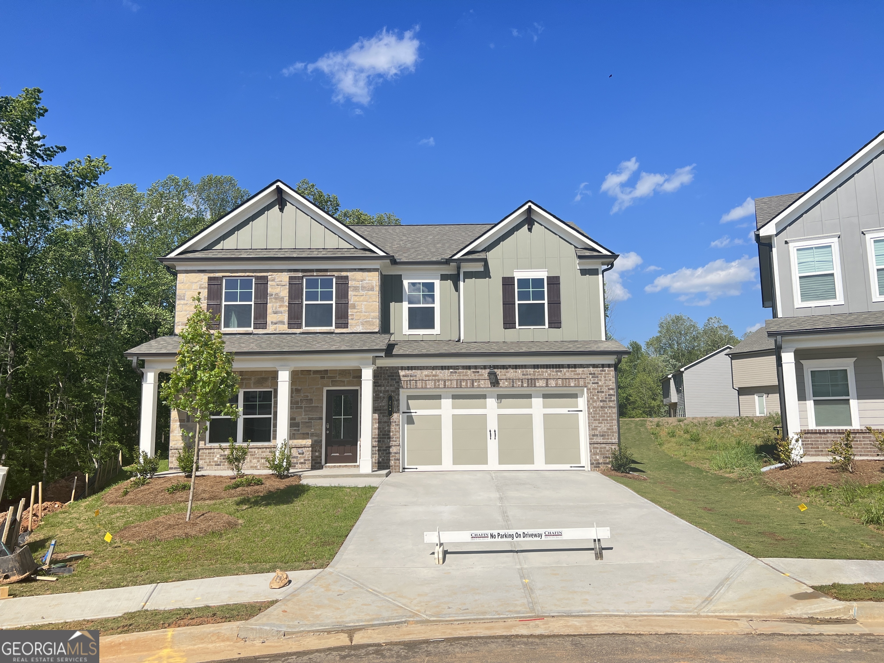 4BR/3 Full BA Modern Home - Resort-Style Living in Auburn Station! Beautiful 4-bedroom, 3-bath home with loft! Main floor guest suite, open kitchen with island & pantry, and bright great room. Upstairs features a spacious loft, primary suite, 2 bedrooms, and laundry. Private wooded cul-de-sac lot! Enjoy resort-style amenities-swimming pool with water slide, private gym, clubhouse, pavilion, and tree-lined sidewalks. Live like you're on vacation every day!