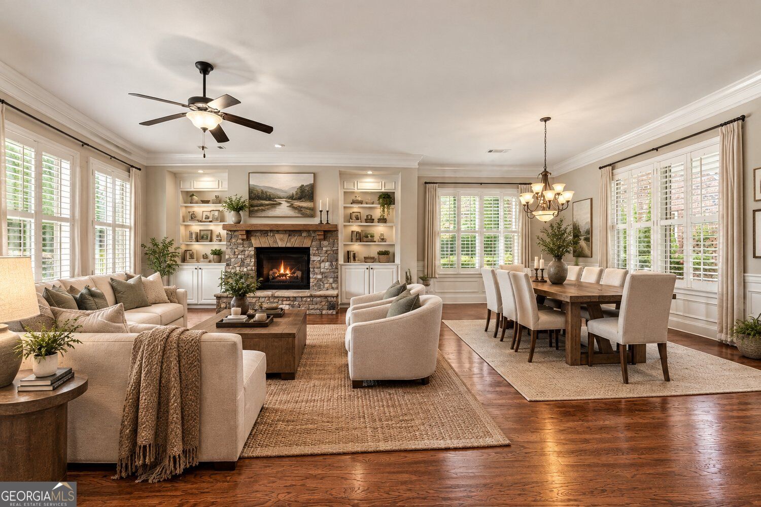 318 Lakeside TRCE