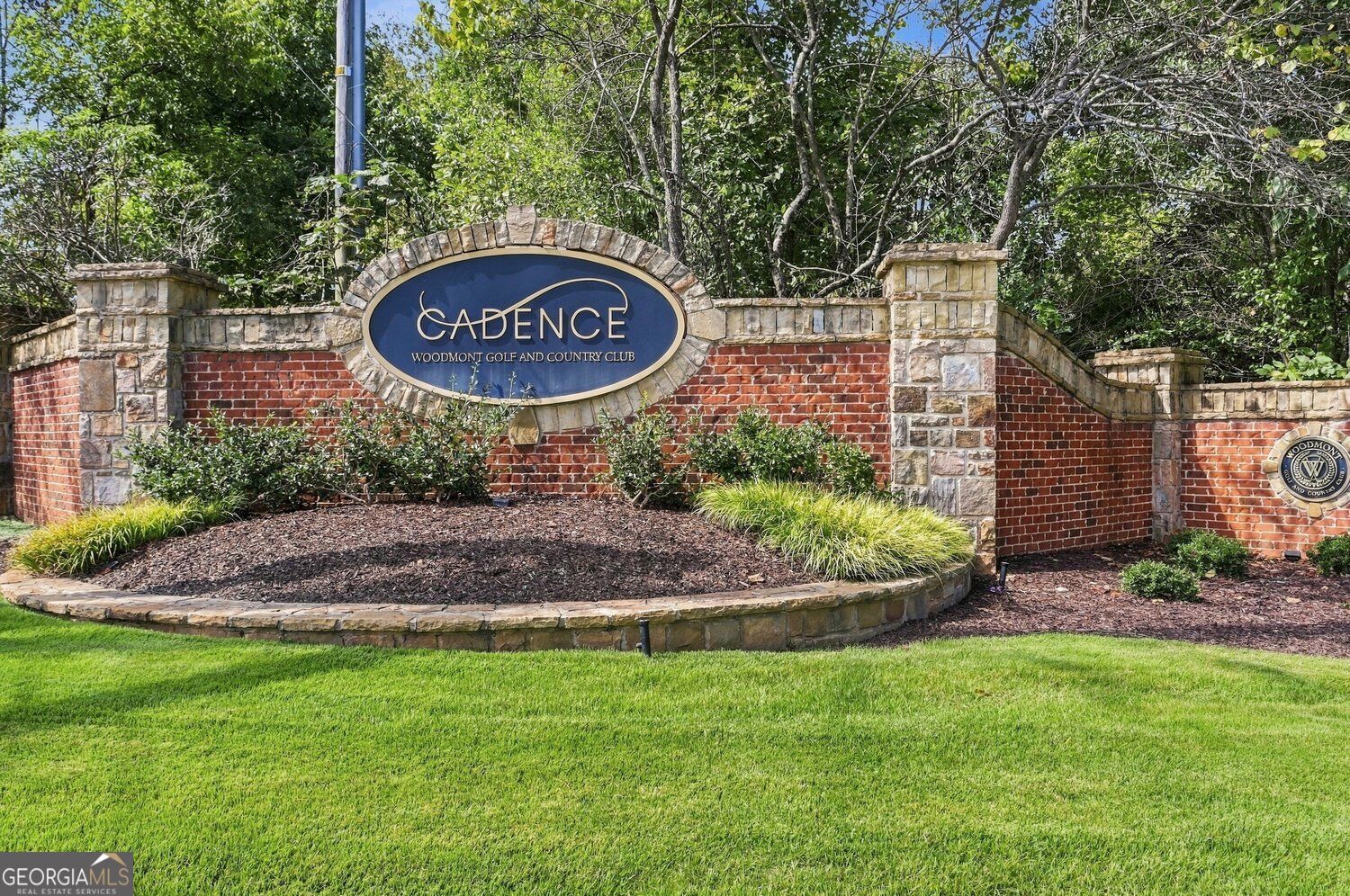 318 Lakeside TRCE