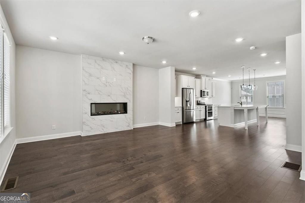 Doraville, Georgia 30360, United States, 4 Bedrooms Bedrooms, ,4 BathroomsBathrooms,Residential,Active,131883