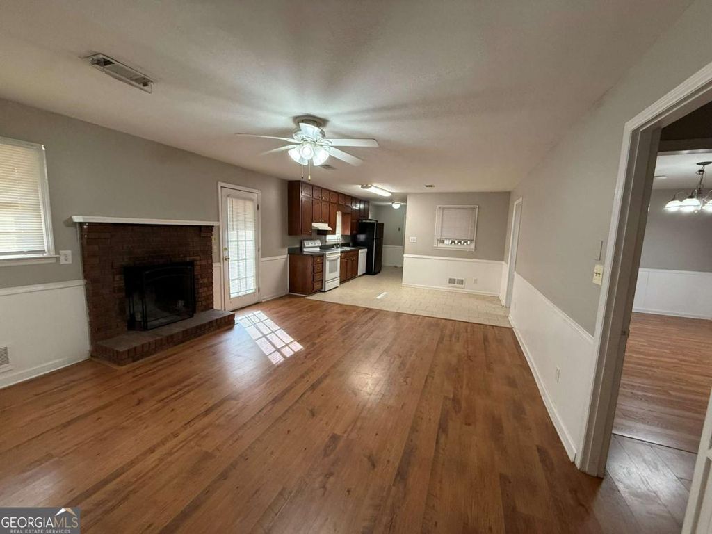 Photo of 481 Woodland Drive, Gainesville, GA 30501 (MLS # 10660880)