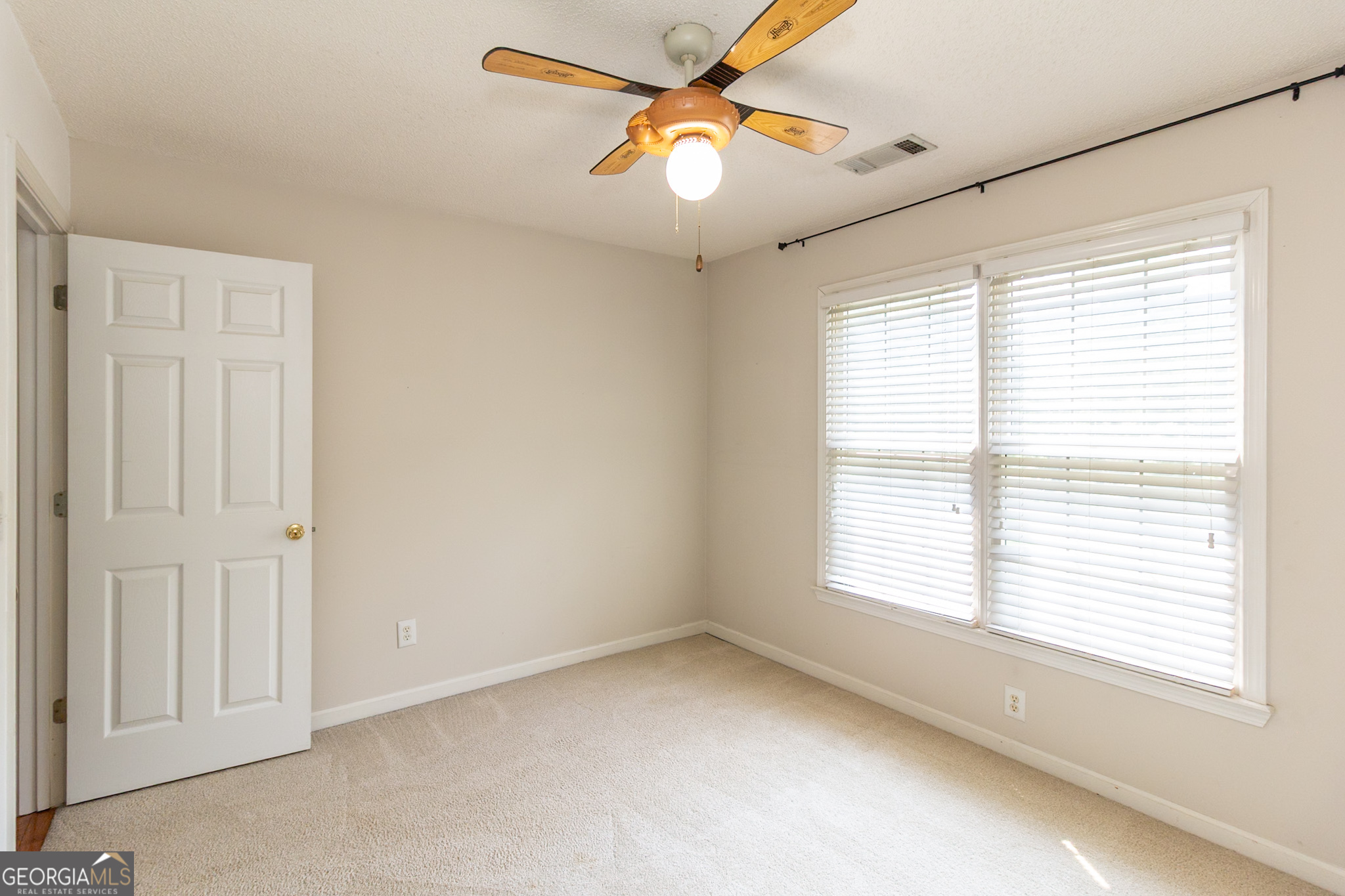 Fayetteville, Georgia 30215, United States, 4 Bedrooms Bedrooms, ,4 BathroomsBathrooms,Residential,Active,197070