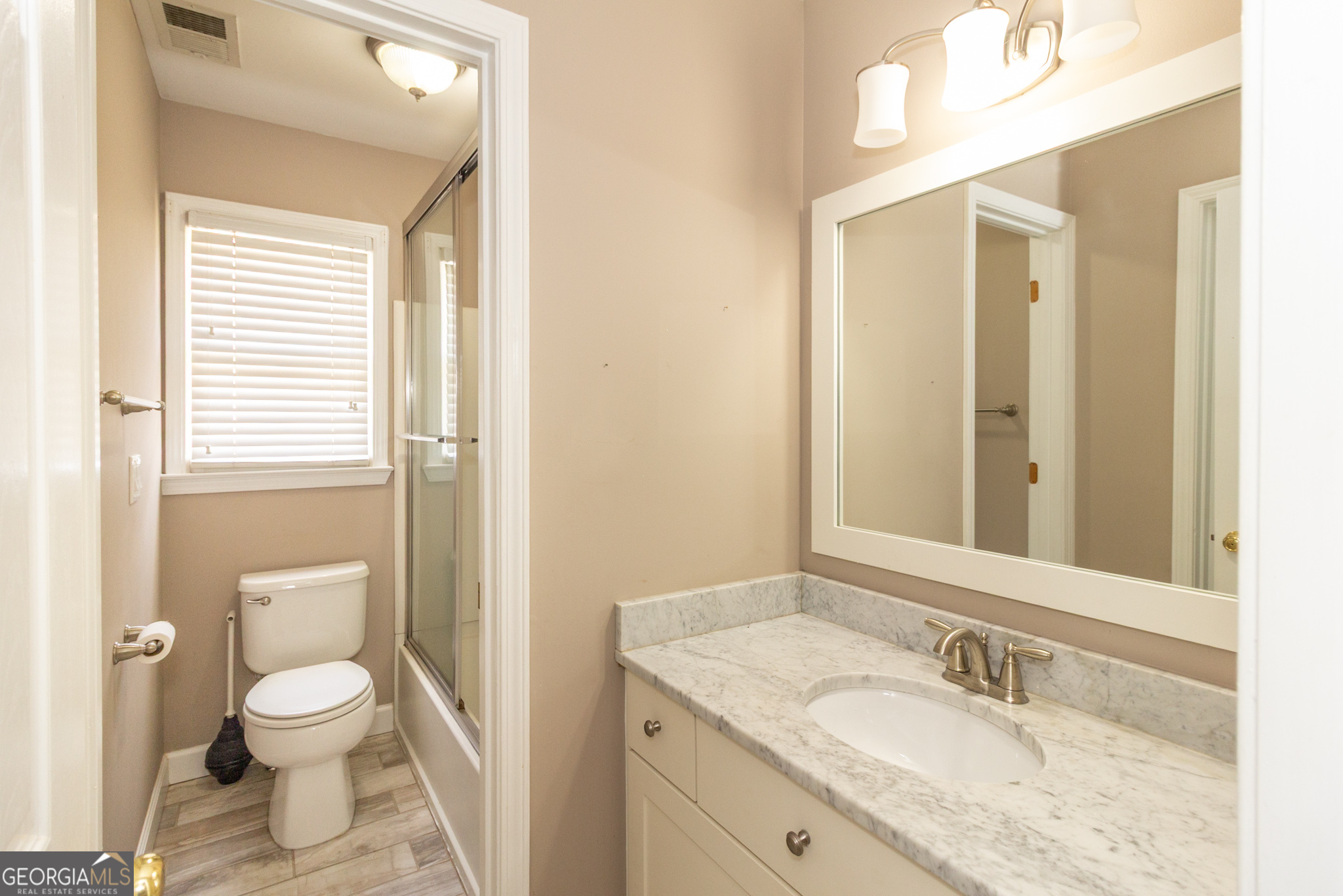 Fayetteville, Georgia 30215, United States, 4 Bedrooms Bedrooms, ,4 BathroomsBathrooms,Residential,Active,197070