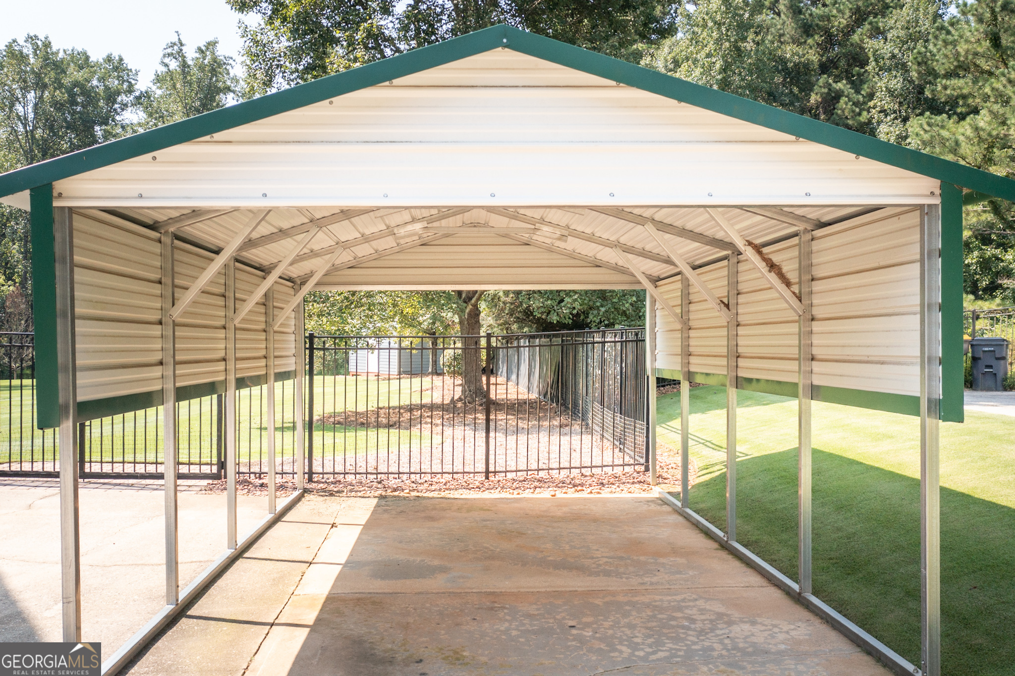 Fayetteville, Georgia 30215, United States, 4 Bedrooms Bedrooms, ,4 BathroomsBathrooms,Residential,Active,197070