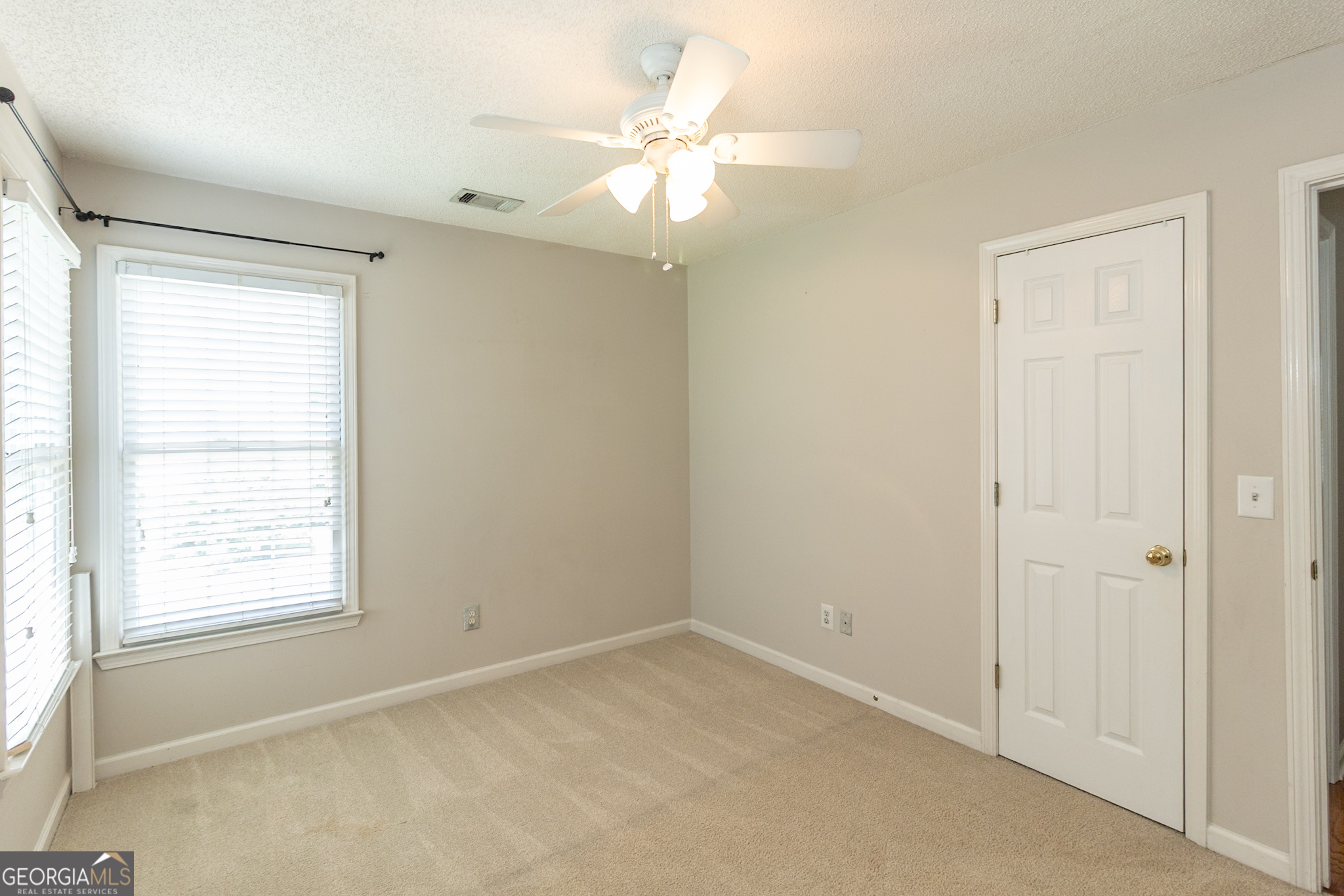 Fayetteville, Georgia 30215, United States, 4 Bedrooms Bedrooms, ,4 BathroomsBathrooms,Residential,Active,197070