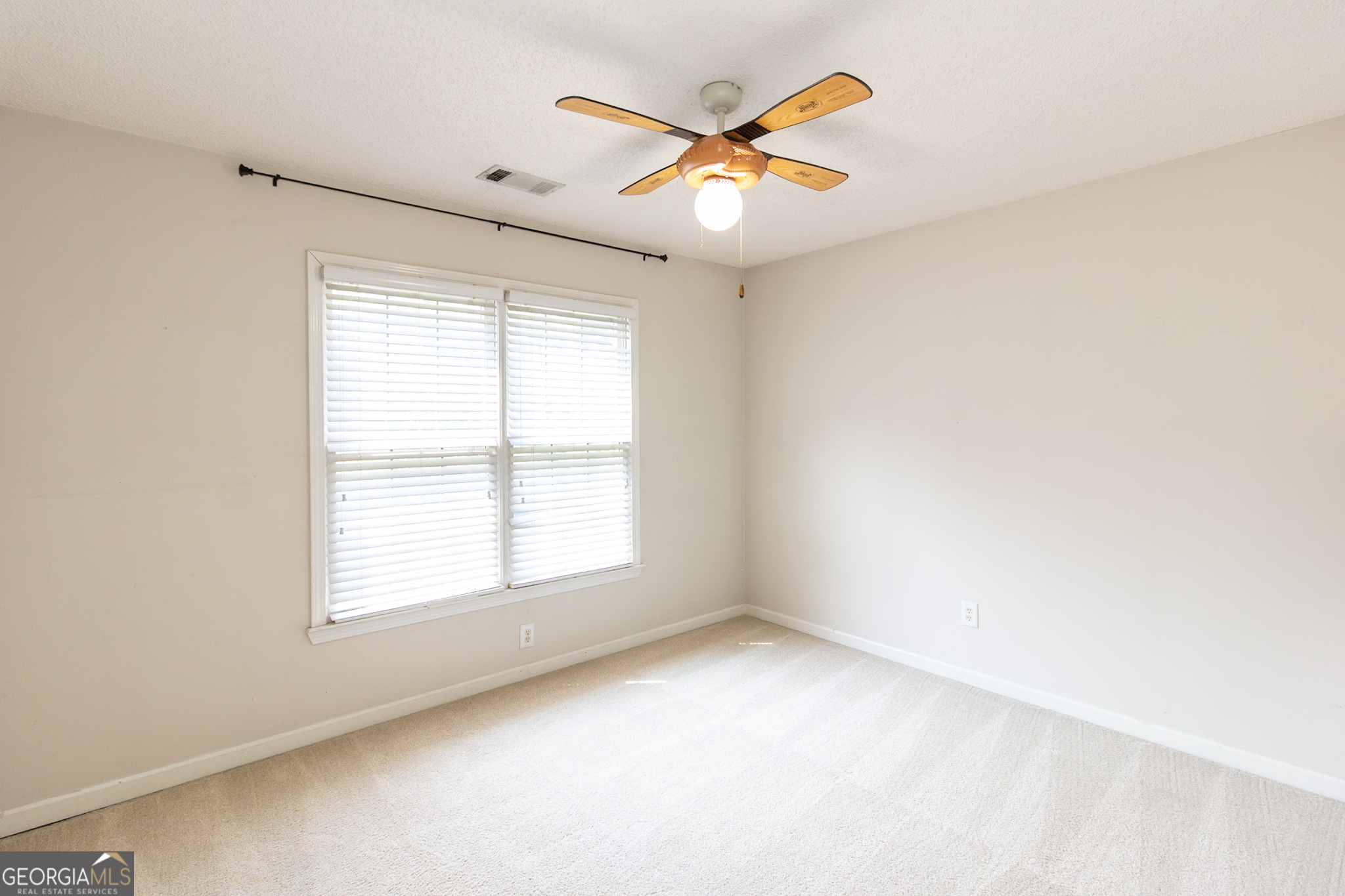 Fayetteville, Georgia 30215, United States, 4 Bedrooms Bedrooms, ,4 BathroomsBathrooms,Residential,Active,197070