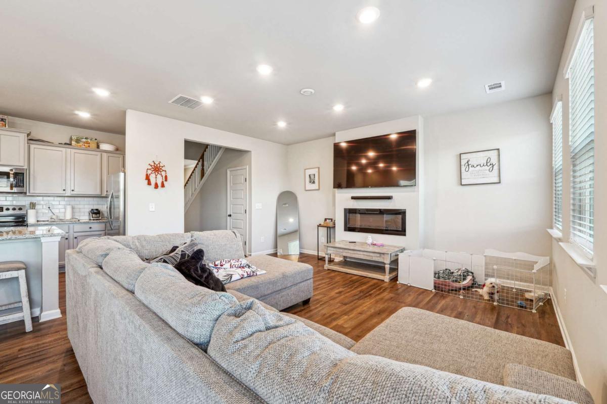 4713 Ridge Valley DR