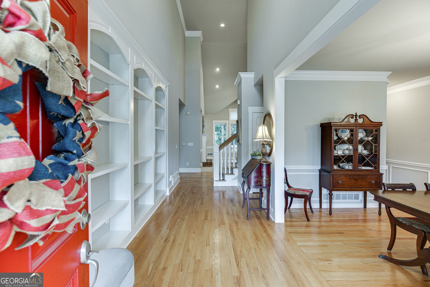 5843 Peacock LN