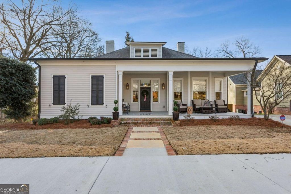 Photo of 366 East Dixie Avenue SE, Marietta, GA 30060 (MLS # 10715036)