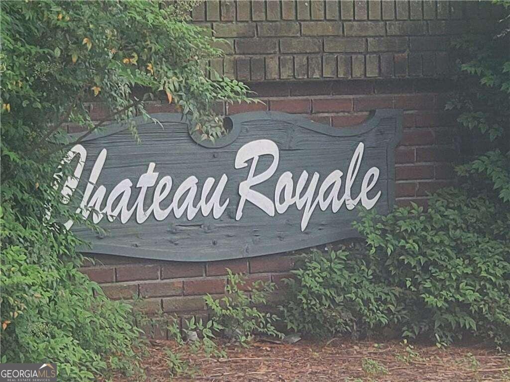 2222 Chateau DR