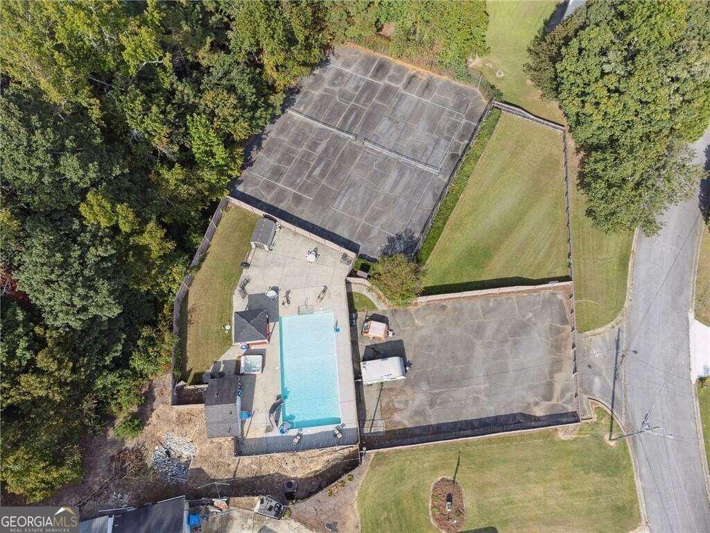 2222 Chateau DR