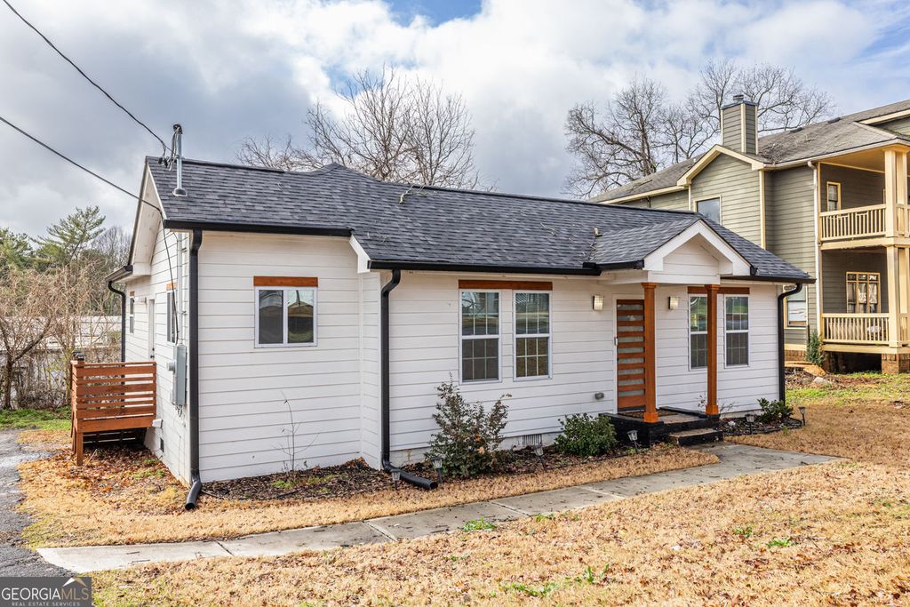 Photo of 1466 Venetian Drive SW, Atlanta, GA 30311 (MLS # 10700730)