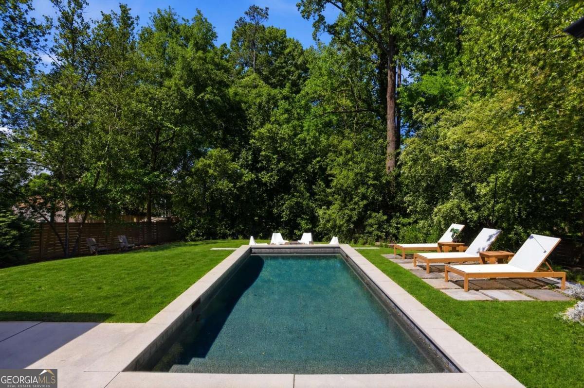 2420 Wawona DR NE