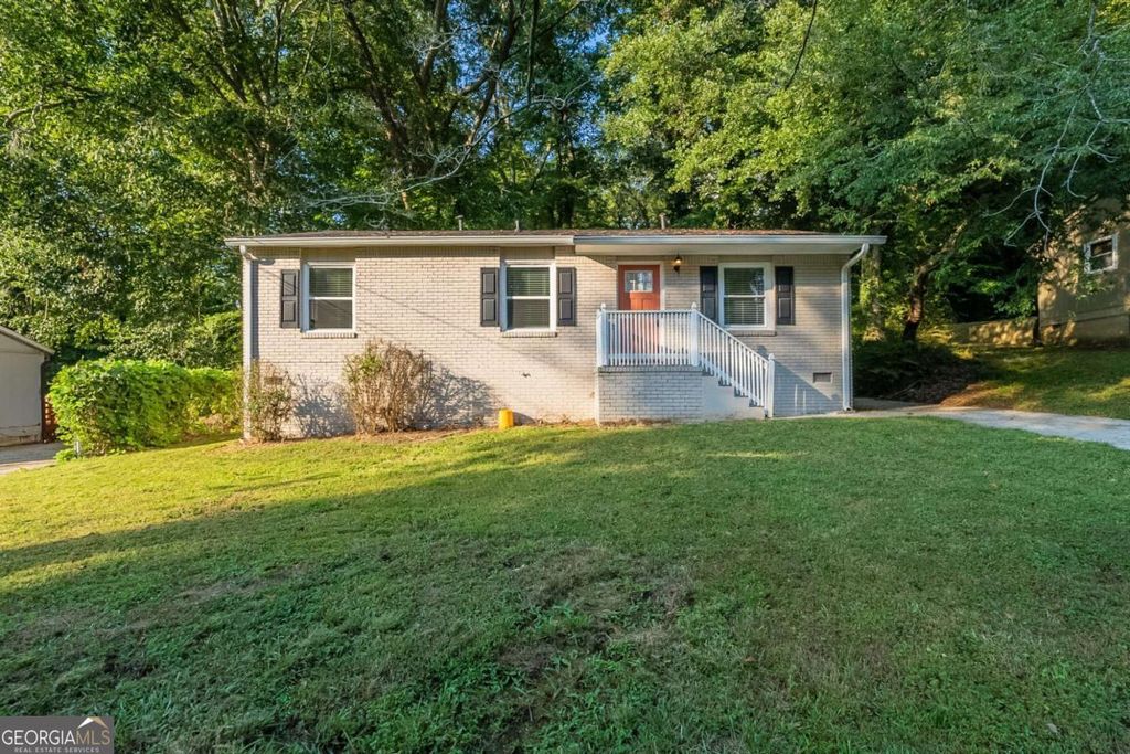 Photo of 2406 Swallow Circle SE, Atlanta, GA 30315 (MLS # 10788013)