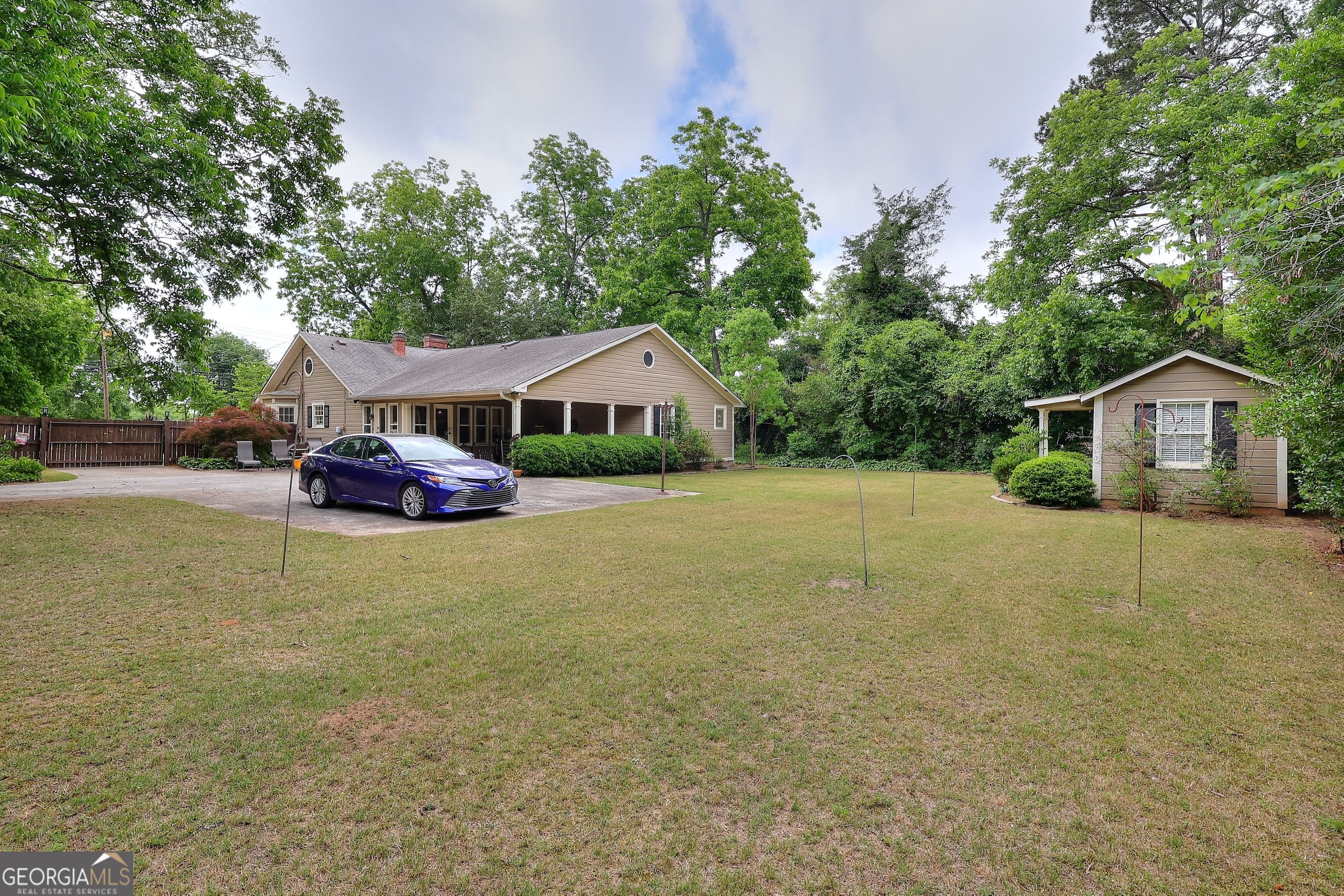 317 N Cherokee RD