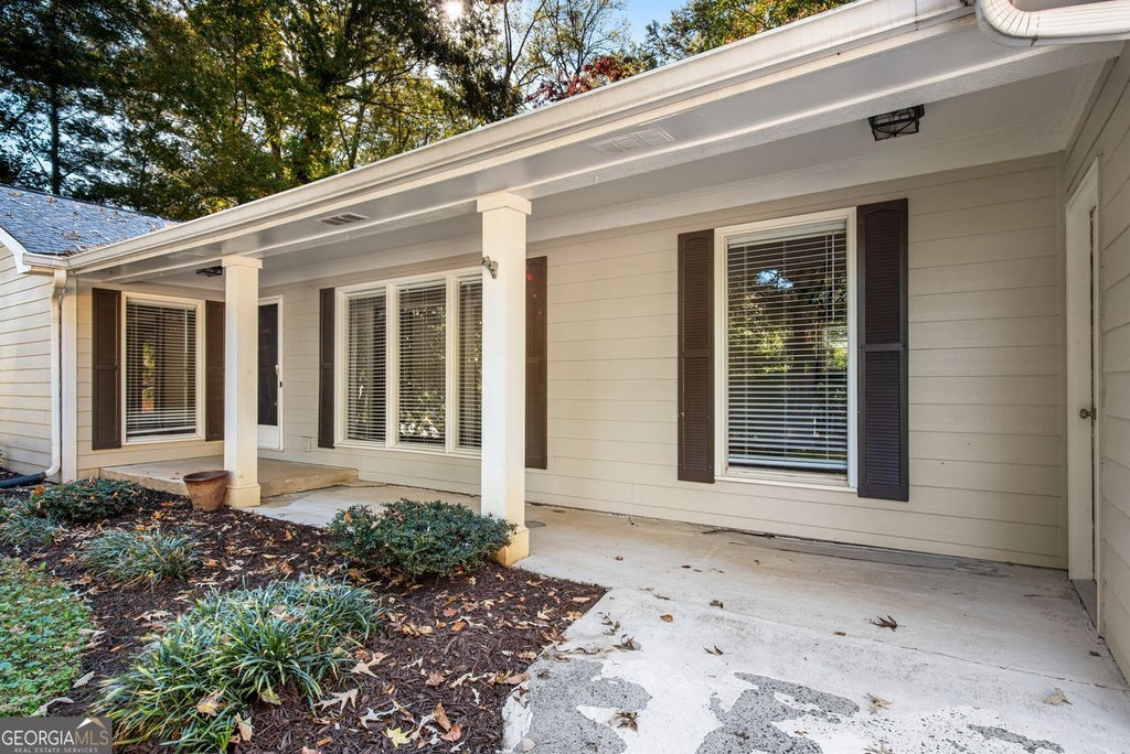 Photo of 3126 Bunker Hill Road, Marietta, GA 30068 (MLS # 10878894)