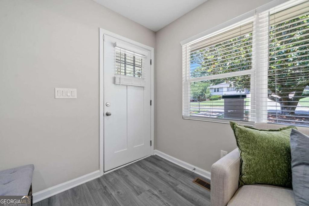 Photo of 732 Quaker Street SW, Atlanta, GA 30315 (MLS # 10678662)