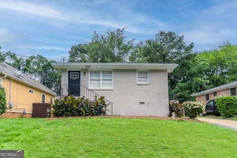 Photo of 933 Capitol View Avenue NW, Atlanta, GA 30318 (MLS # 10709460)