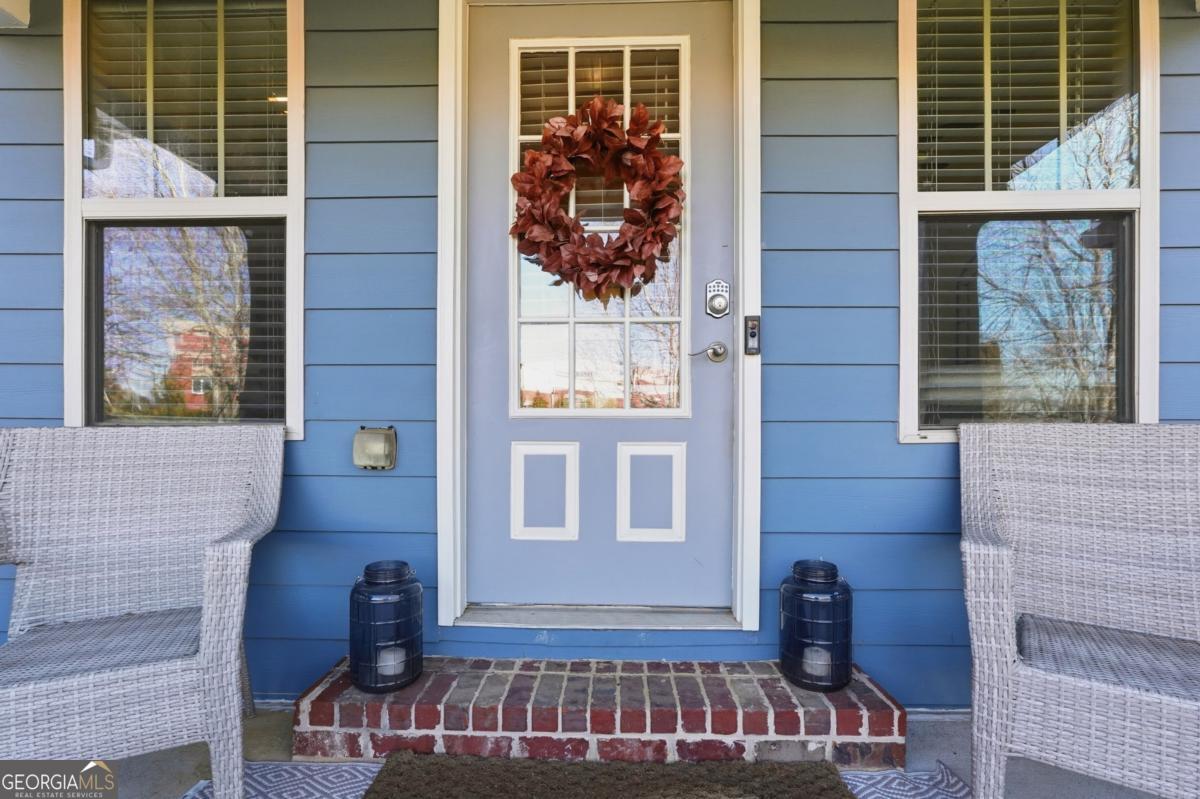 411 Royal Crescent LN E