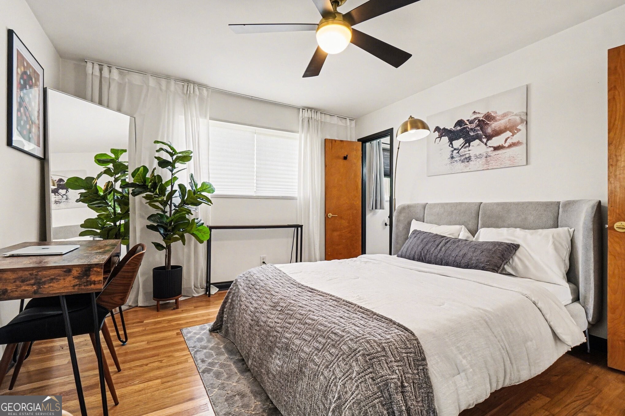 4233 Palm Springs DR