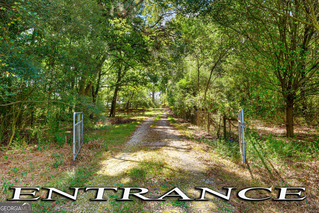 Photo of 5289 Royston Hwy, Canon, GA 30520 (MLS # 10876306)