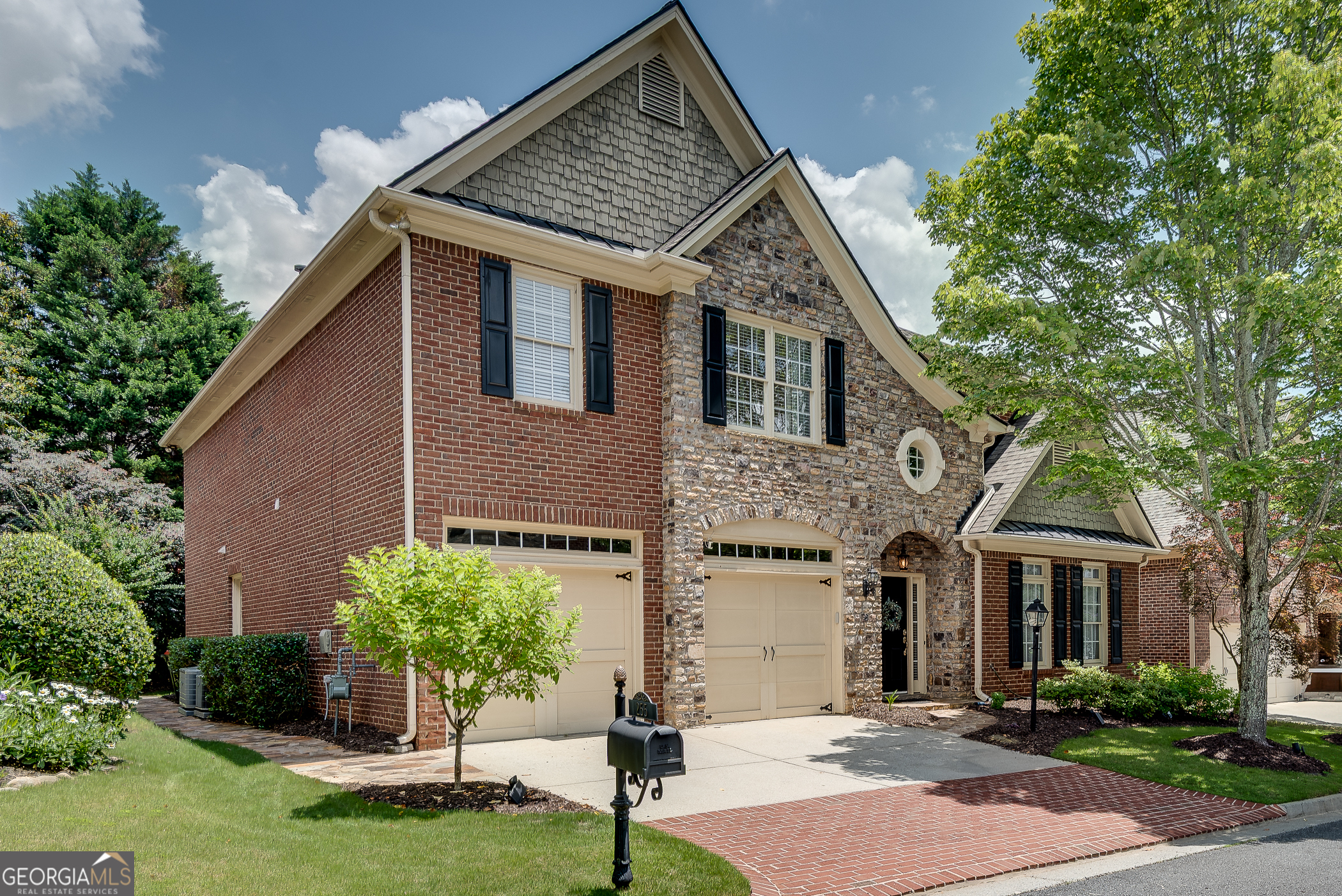 255 Wembley CIR