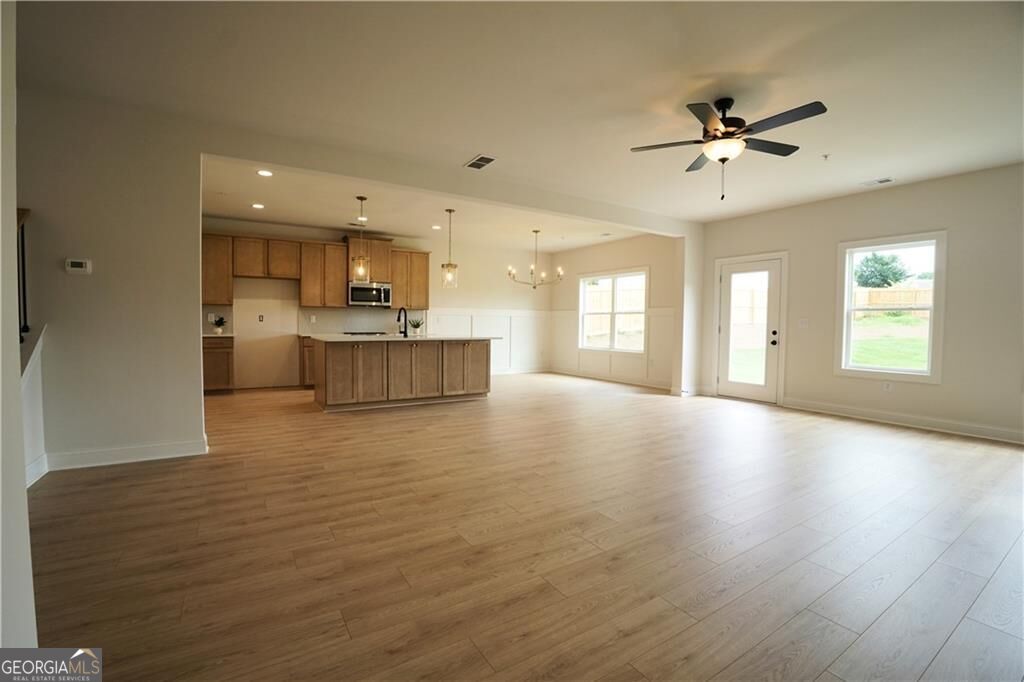35 Aviation Rd SE