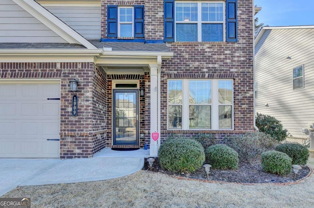 Photo of 1909 Lakeview Bend Way, Buford, GA 30519 (MLS # 10691050)
