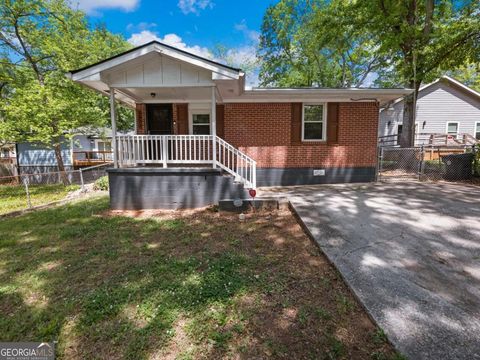 Photo of 1871 E Farris Avenue, Atlanta, GA 30344 (MLS # 10739293)
