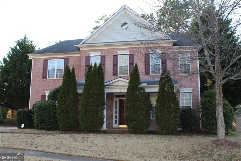 JOHN WIELAND 3-CAR GARAGE HOME W/4BDRMS & 3.5 BATHS & HUGE BONUS AREA UPSTAIRS IS PERFECT FOR A MEDIA RM. MAIN LVL FEATURES: LIV/DINING RM,FAMILY RM & OPEN EAT-IN KITCHEN FOR ENTERTAINING. KITCHEN FEATURES A LRG WORK ISLAND THAT CAN ALSO SERVE AS A BRKFST BAR. UPSTAISRS MSTR HAS ELEGANT DBL DOOR ENTRY & WALK-IN CLOSET.MSTR BATH HAS DUAL VANITIES & SPA TUB. 2 BEDRMS SHARE J&J BATH & ONE GUEST BDRM HAS ACCESS TO ITS OWN SEPARATE BATH. UPSTAIRS LAUNDRY. BACKYD HAS A PATIO & FENCE FOR PRIVACY. 1-2 YEAR LEASE AVAIL. N'HOOD PLAYGROUND & EASY ACCESS TO SHOPPING, DINING & I-75.