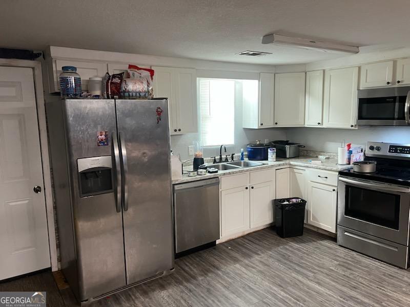 400 W Bluff ST