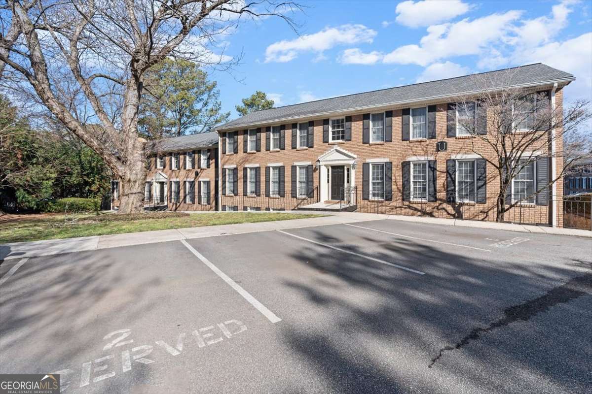 1101 Collier RD NW T5