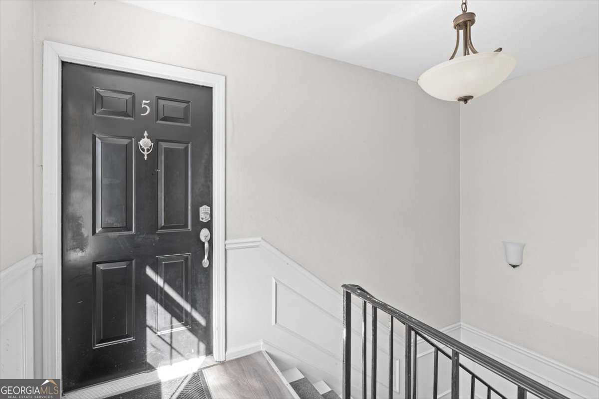 1101 Collier RD NW T5