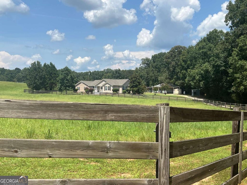 Photo of 849 Floyd Road, Danielsville, GA 30633 (MLS # 10826900)