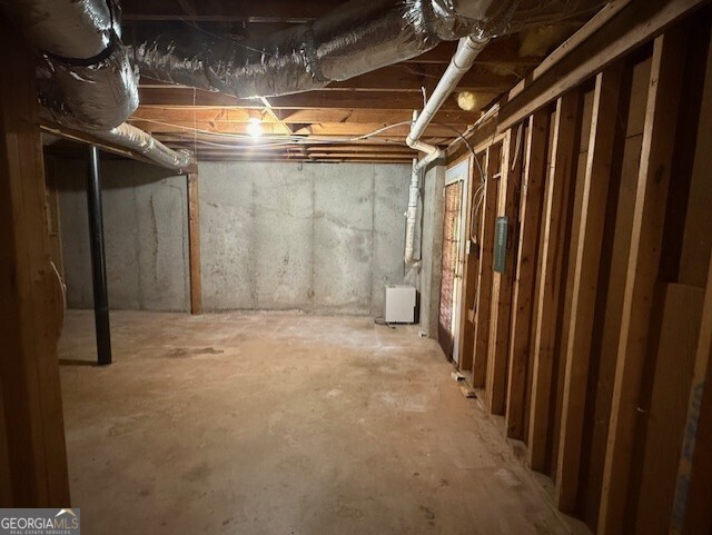 Newnan, Georgia 30265, United States, 4 Bedrooms Bedrooms, ,3 BathroomsBathrooms,Residential,Active,201510