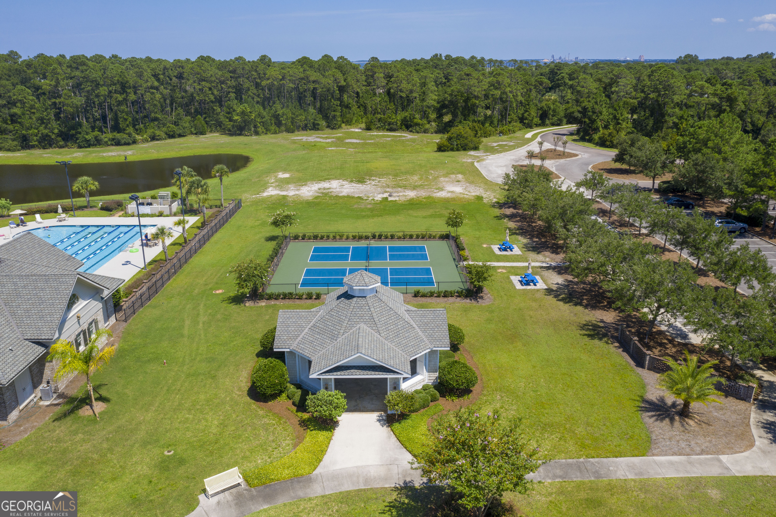 602 S Point BLVD