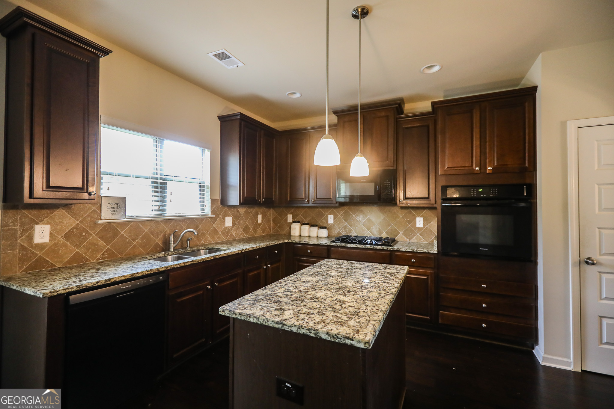 225 Silver Ridge RD