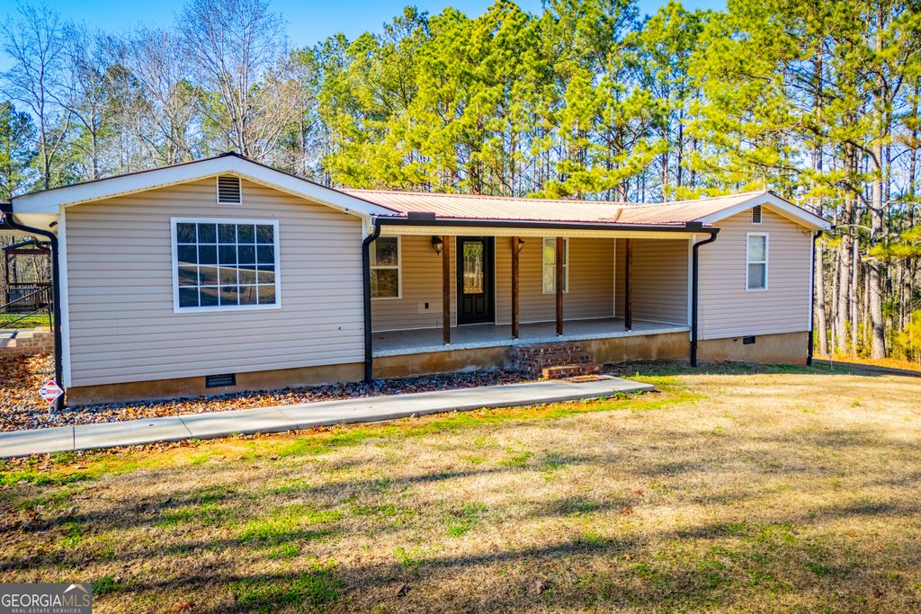 Photo of 3646 Jones Mill Road, Carrollton, GA 30116 (MLS # 10666601)