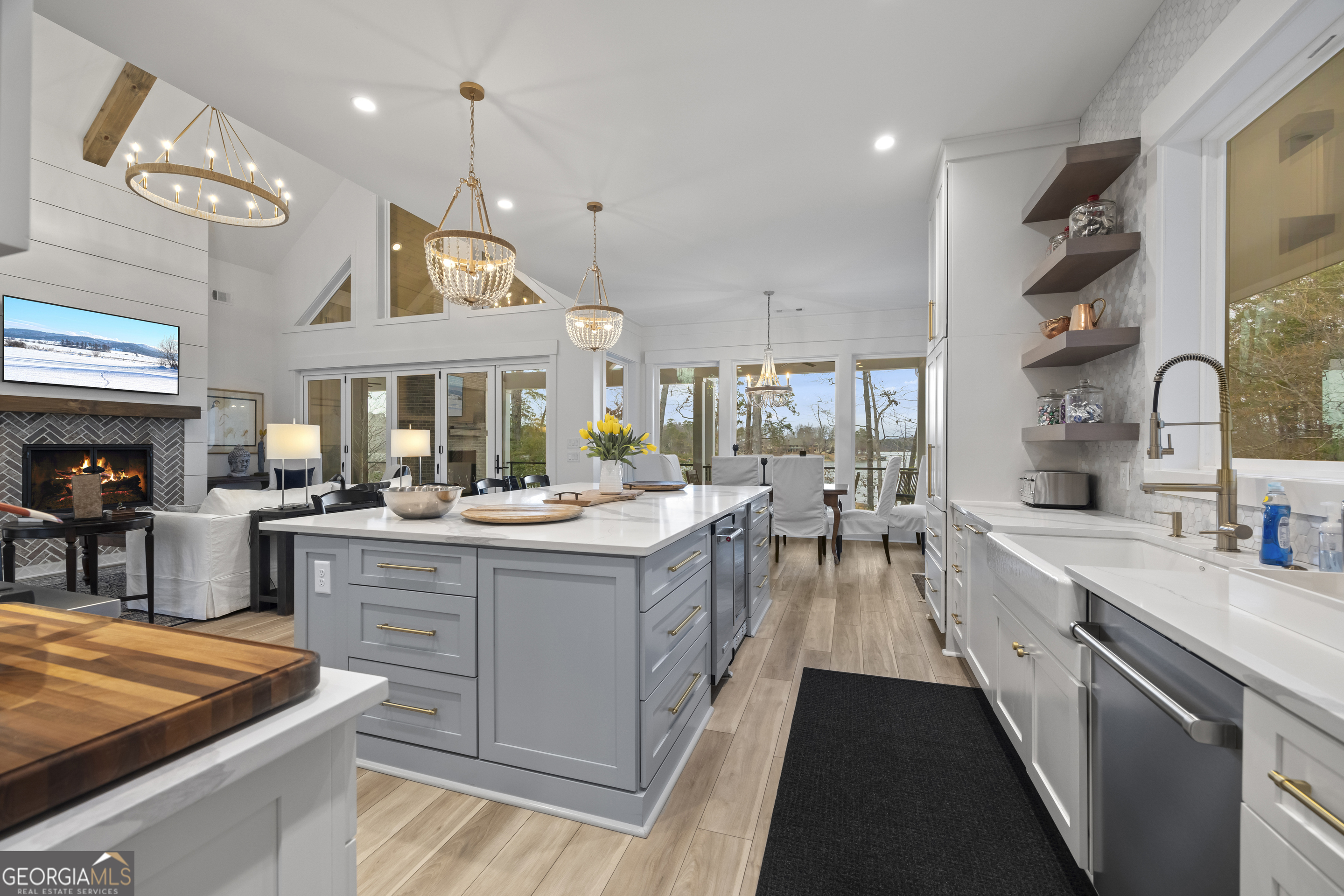 Martin, Georgia 30557, United States, 5 Bedrooms Bedrooms, ,4 BathroomsBathrooms,Residential,Pending,5558