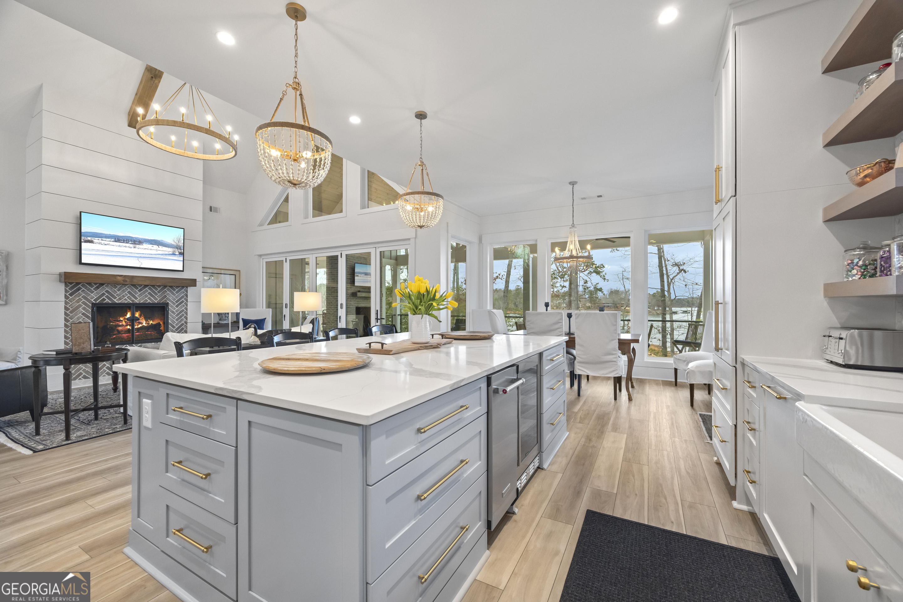 Martin, Georgia 30557, United States, 5 Bedrooms Bedrooms, ,4 BathroomsBathrooms,Residential,Pending,5558