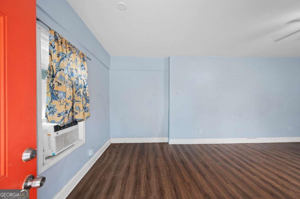 Photo of 1124 Graymont Drive SW, Atlanta, GA 30310 (MLS # 10679211)