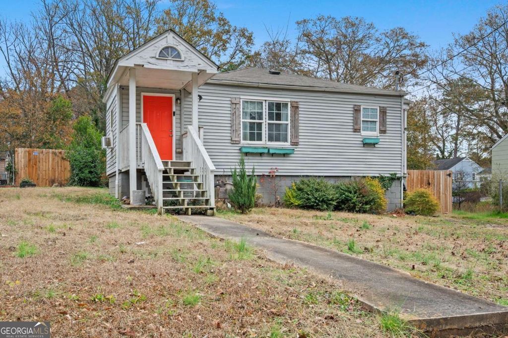 Photo of 1124 Graymont Drive SW, Atlanta, GA 30310 (MLS # 10679211)