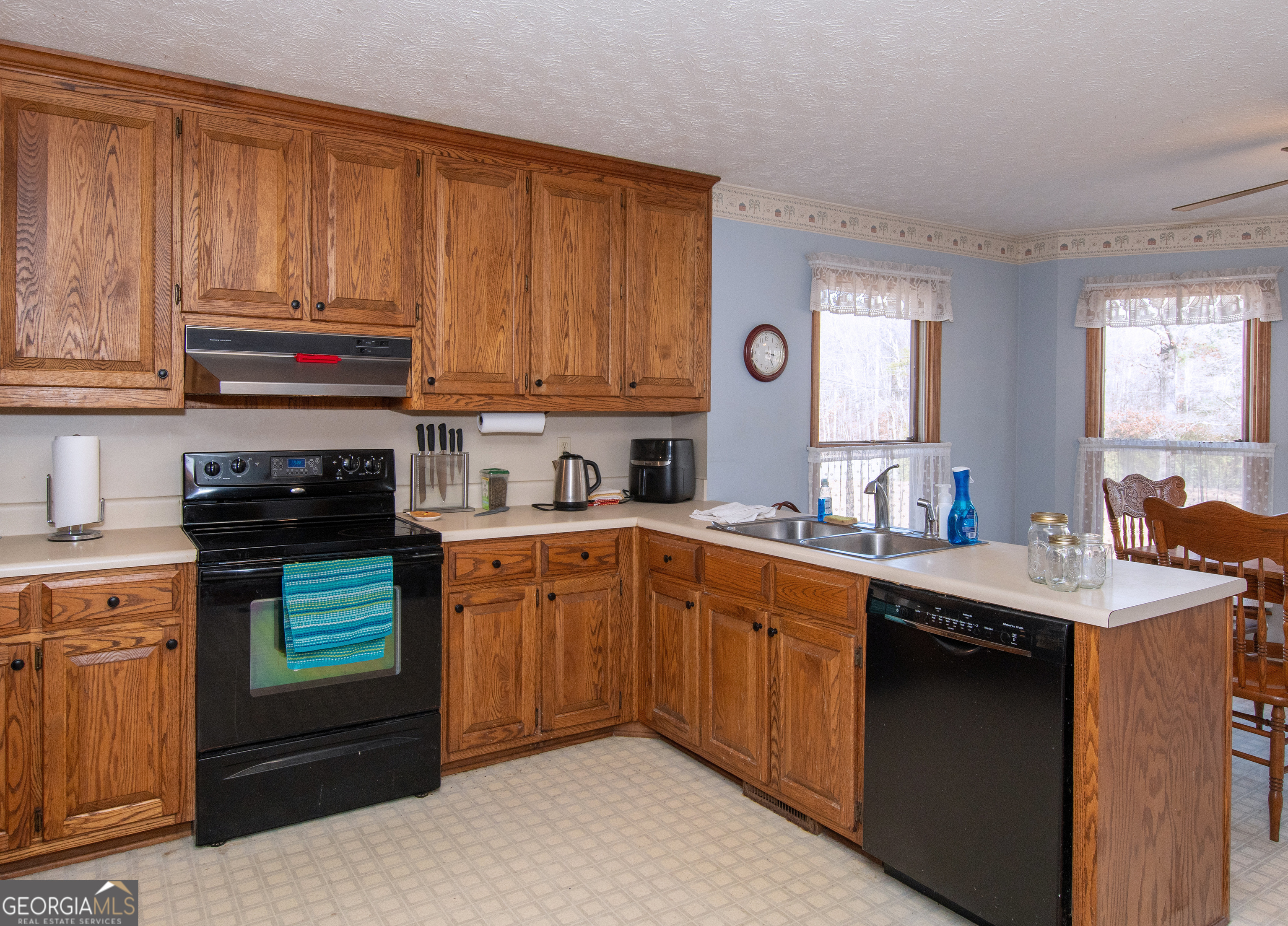 Fayetteville, Georgia 30215, United States, 3 Bedrooms Bedrooms, ,2 BathroomsBathrooms,Residential,Active,11812