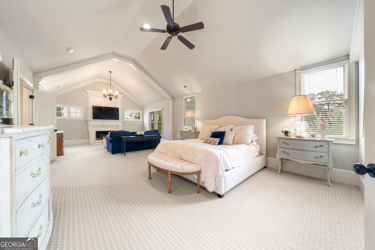 2150 Whitestone CT SE