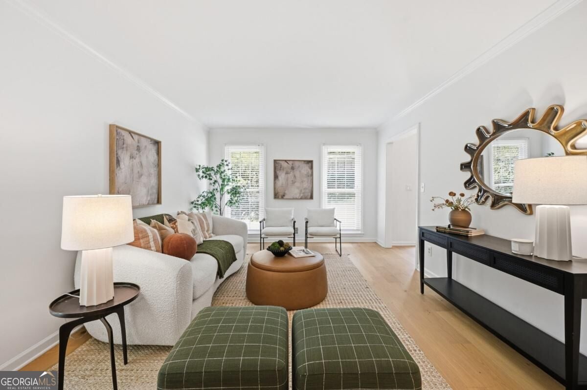 2458 Fontainebleau DR