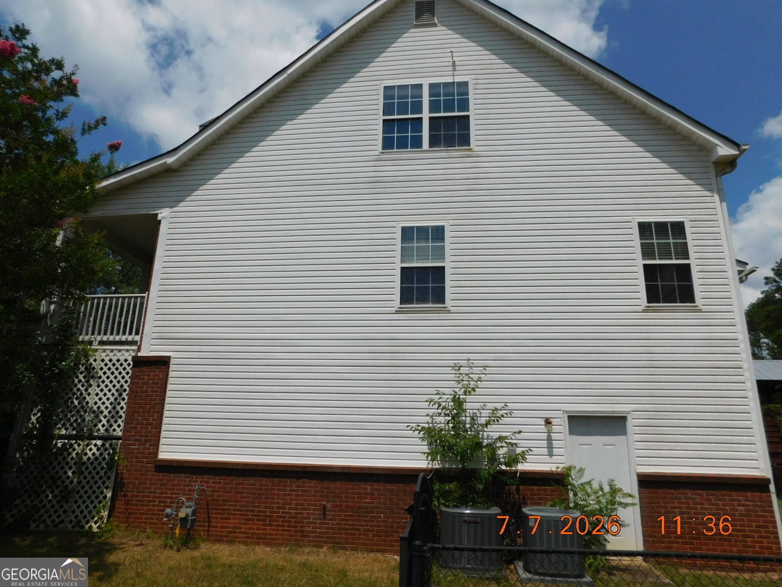 284 Valley Way